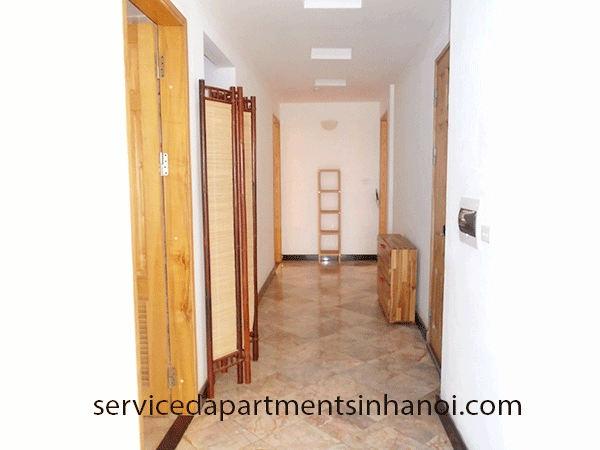 Cho thuê căn hộ 2 phòng ngủ, phòng khách rộng có ban công hồ Trúc Bạch, Ba ĐÌnh 10