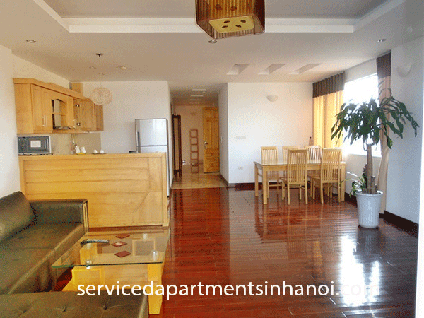 Cho thuê căn hộ 2 phòng ngủ, phòng khách rộng có ban công hồ Trúc Bạch, Ba ĐÌnh 12