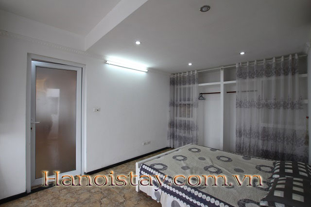Cho Thuê Căn Hộ 2 Phòng Ngủ Siêu Rẻ Tại Lạc Long Quân, Tây Hồ 4