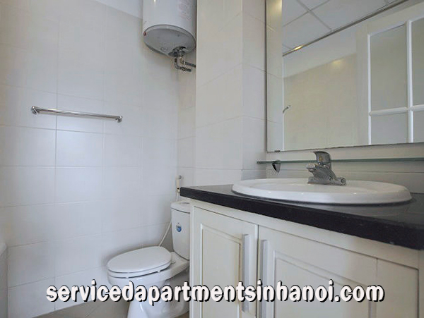 Cho thuê căn hộ 2 phòng ngủ tại đường Tô Ngọc Vân, Tây Hồ, giá hợp lý 12