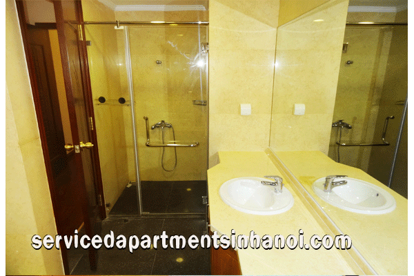 Cho thuê căn hộ 2 phòng ngủ tại R3, khu phức hợp Royal City 10