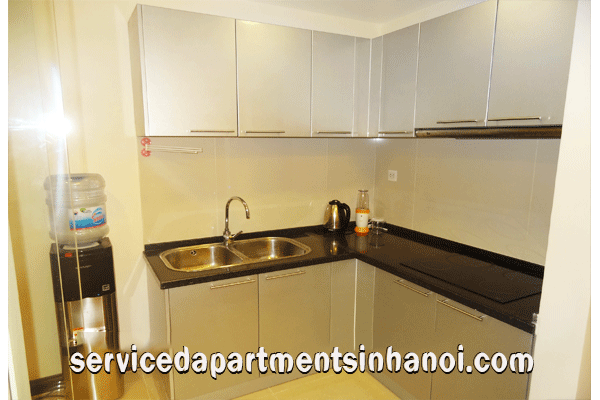 Cho thuê căn hộ 2 phòng ngủ tại R3, khu phức hợp Royal City 4