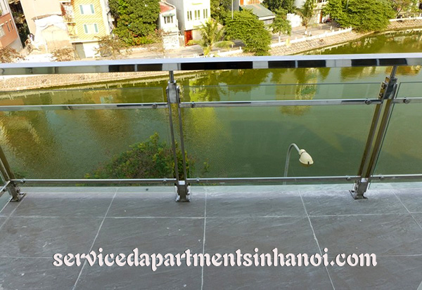 Cho thuê căn hộ 2 phòng ngủ view hồ Tây phố Yên Phụ, Tây Hồ 2