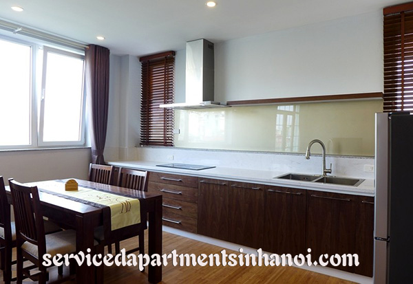 Cho thuê căn hộ 2 phòng ngủ view hồ Tây phố Yên Phụ, Tây Hồ 5