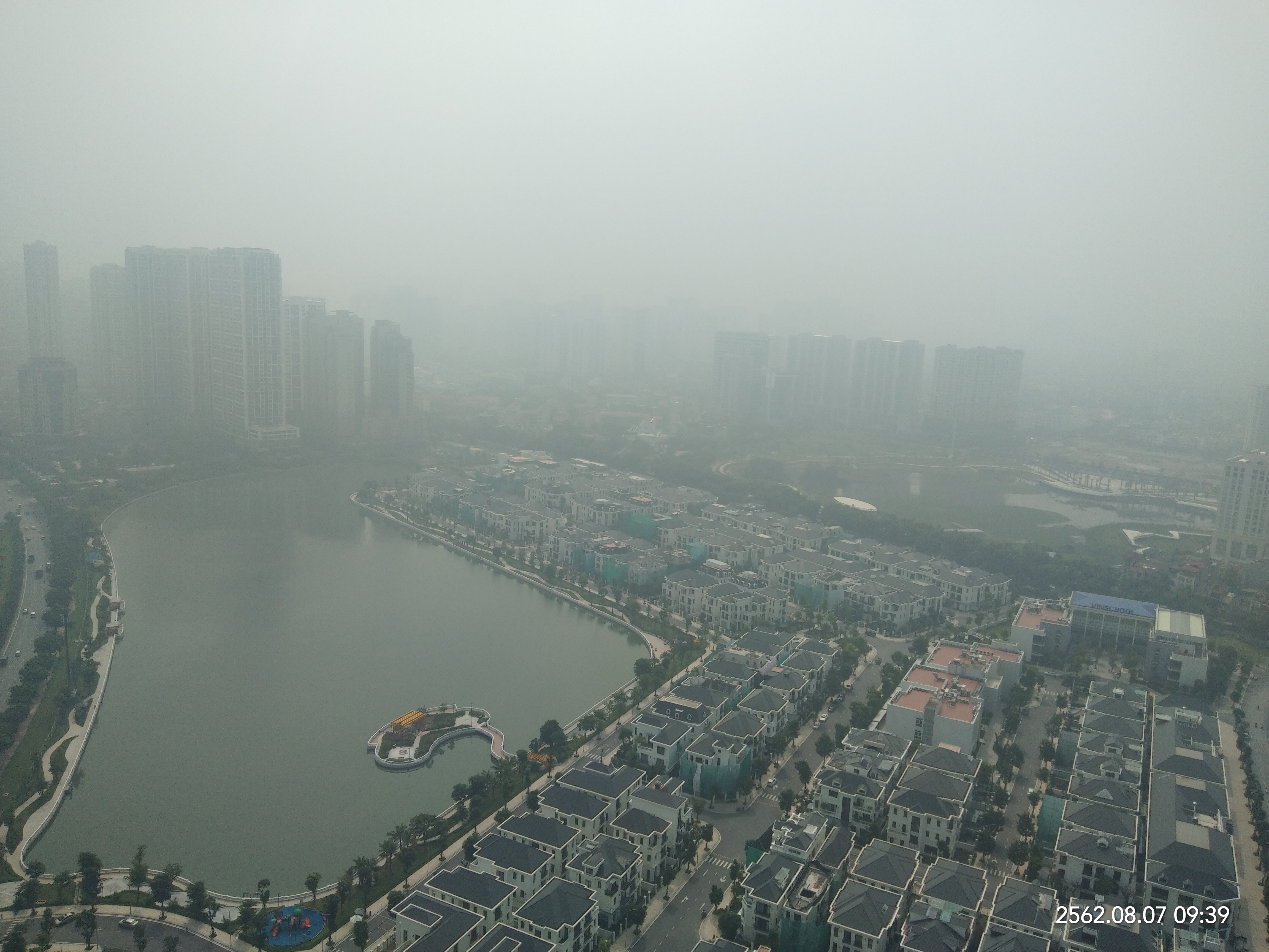 Cho Thuê Căn Hộ 3 Ngủ Vinhome GreenBay Có View Hồ, Căn Góc, Tầng Cao 1