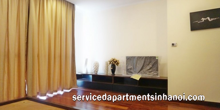 Cho thuê căn hộ 3 phòng ngủ rộng rãi và nội thất hiện đại ở Royal CIty 3