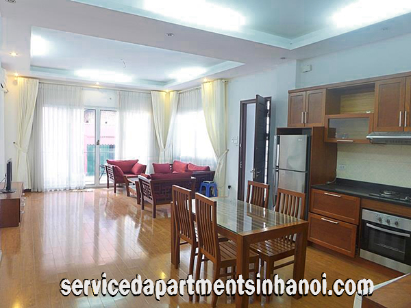 Cho thuê căn hộ cao cấp 2 phòng ngủ gần Vincom 1