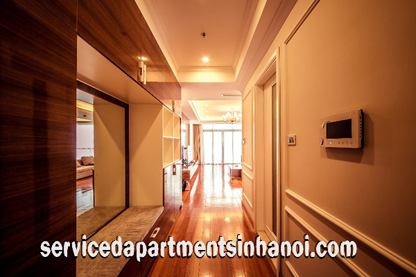 Cho thuê căn hộ chung cư 3 phòng ngủ full nội thất sang trọng tại Royal City 1