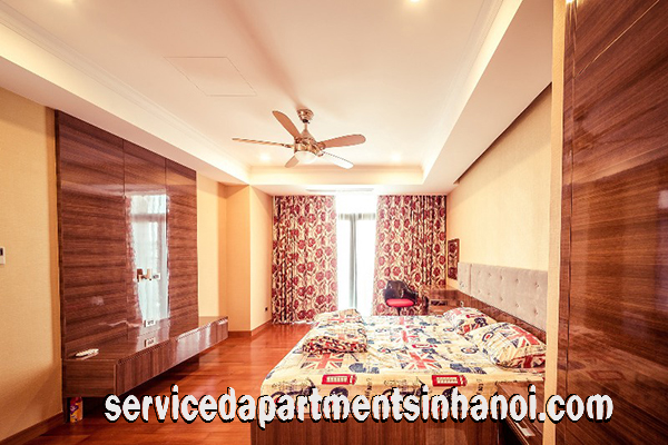 Cho thuê căn hộ chung cư 3 phòng ngủ full nội thất sang trọng tại Royal City 8