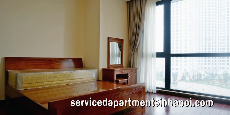 Cho thuê căn hộ chung cư 3 phòng ngủ, giá hợp lý tại Royal City 7