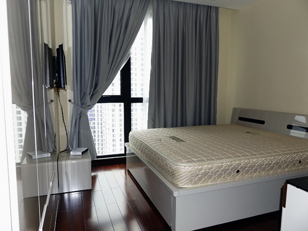 Cho thuê căn hộ chung cư đầy đủ nội thất hiện đại tòa R5 Tower, Royal City 3