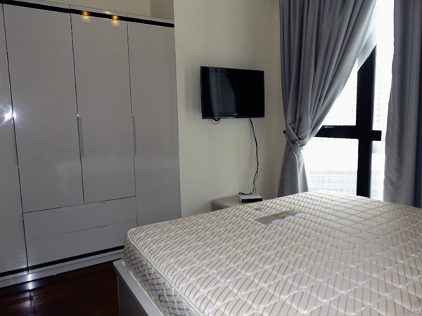 Cho thuê căn hộ chung cư đầy đủ nội thất hiện đại tòa R5 Tower, Royal City 4