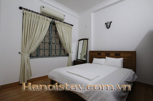 Cho Thuê Căn Hộ Cực Rẻ Với 2 Phòng Ngủ Full Nội Thất Tại Tây Hồ 4