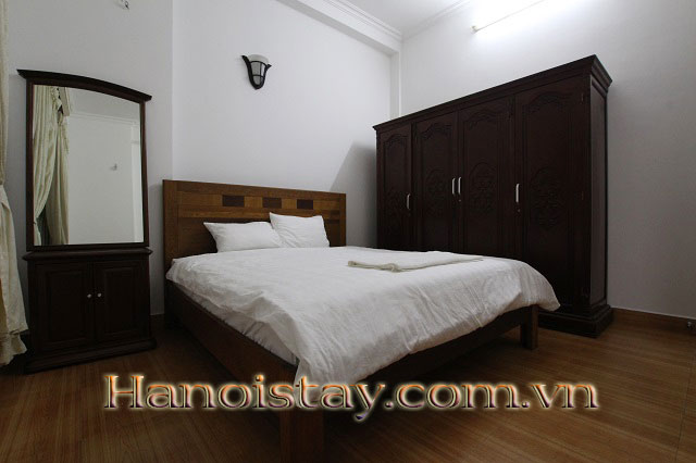 Cho Thuê Căn Hộ Cực Rẻ Với 2 Phòng Ngủ Full Nội Thất Tại Tây Hồ 5