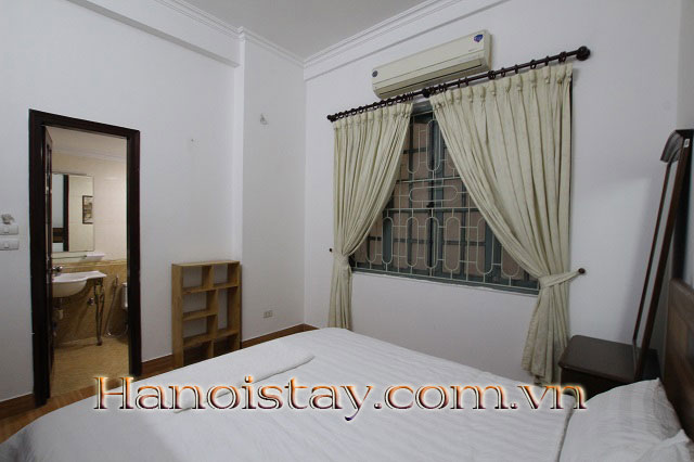 Cho Thuê Căn Hộ Cực Rẻ Với 2 Phòng Ngủ Full Nội Thất Tại Tây Hồ 6