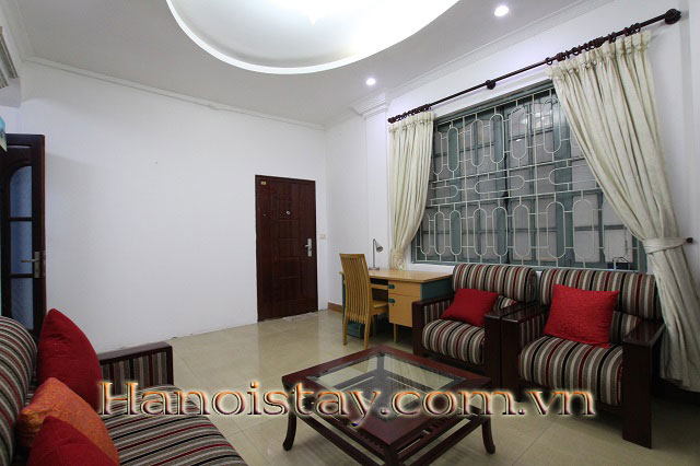 Cho Thuê Căn Hộ Cực Rẻ Với 2 Phòng Ngủ Full Nội Thất Tại Tây Hồ 10