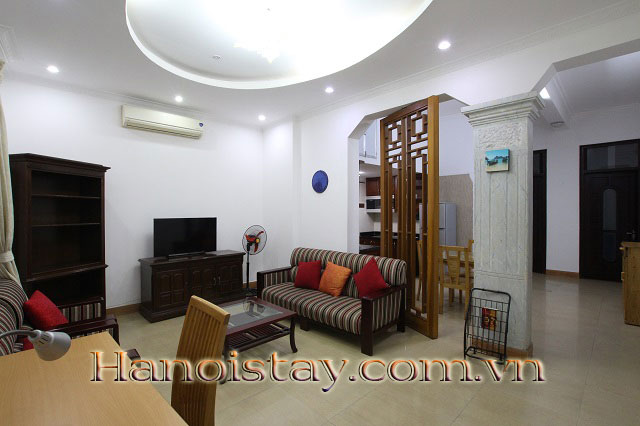 Cho Thuê Căn Hộ Cực Rẻ Với 2 Phòng Ngủ Full Nội Thất Tại Tây Hồ 11