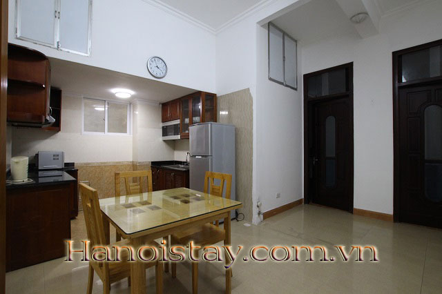 Cho Thuê Căn Hộ Cực Rẻ Với 2 Phòng Ngủ Full Nội Thất Tại Tây Hồ 13