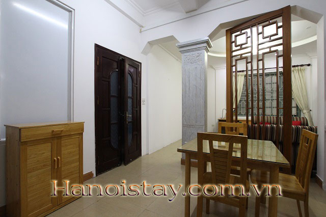 Cho Thuê Căn Hộ Cực Rẻ Với 2 Phòng Ngủ Full Nội Thất Tại Tây Hồ 16