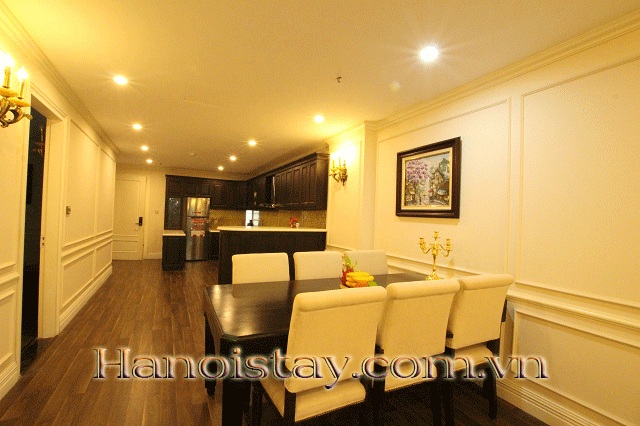 Cho thuê căn hộ đẳng cấp, nội thất Châu Âu, gần Vincom Tower 9