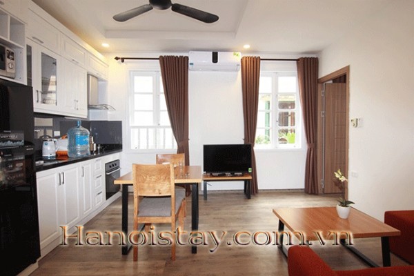 Cho thuê căn hộ đầy đủ nội thất ở phố Tô Ngọc Vân, Tây Hồ 2