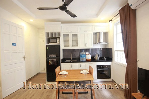 Cho thuê căn hộ đầy đủ nội thất ở phố Tô Ngọc Vân, Tây Hồ 6