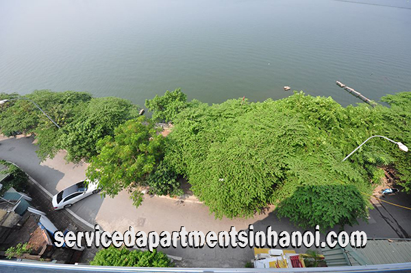 Cho thuê căn hộ dịch vụ 1 phòng ngủ có view Hồ tại phố Yên Phụ, Tây Hồ