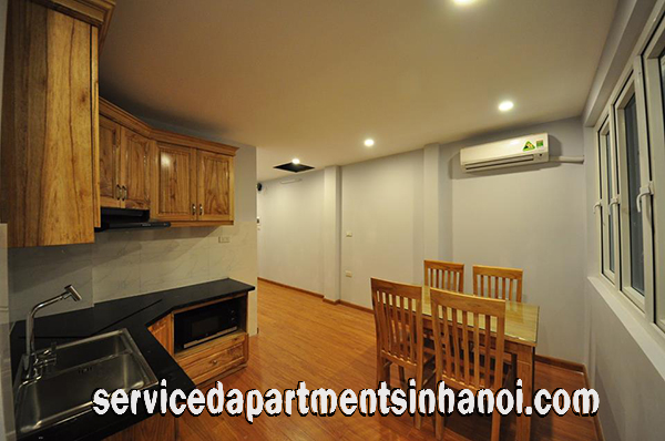 Cho thuê căn hộ dịch vụ 1 phòng ngủ có view Hồ tại phố Yên Phụ, Tây Hồ 3
