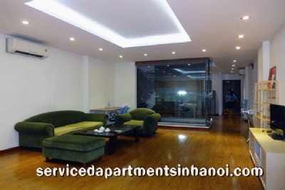 Cho thuê căn hộ dịch vụ 2 phòng ngủ, hiện đại ở Trúc Bạch, Ba Đình