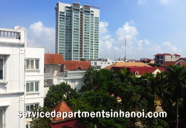Cho thuê căn hộ dịch vụ 2 phòng ngủ với ban công đẹp, view hồ 2