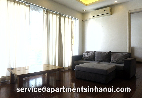 Cho thuê căn hộ dịch vụ 2 phòng ngủ với ban công đẹp, view hồ 4