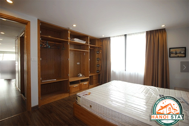 Căn hộ dịch vụ chuyên nghiệp cho thuê có view hồ Tây và ban công thoáng mát 6