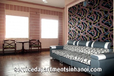 Cho thuê căn hộ dịch vụ giá rẻ 2 phòng ngủ tại Lạc Long Quân, Tây Hồ