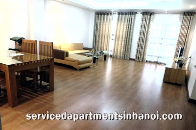 Cho thuê căn hộ dịch vụ rộng rãi và đầy đủ nội thất phố Thái Hà, Đống Đa