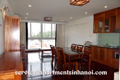 Cho thuê căn hộ Douplex view hồ Trúc Bạch, Ba Đình
