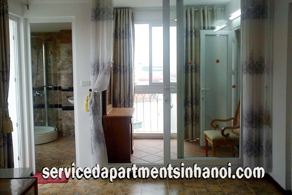 Cho thuê căn hộ giá rẻ 2 phòng ngủ phố Lạc Long Quân, Tây Hồ 8