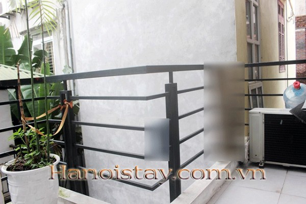 Cho thuê căn hộ giá rẻ, full nội thất ở phố Ngọc Hà, Ba Đình 3