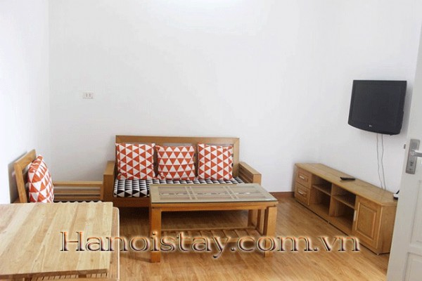 Cho thuê căn hộ giá rẻ, full nội thất ở phố Ngọc Hà, Ba Đình 4