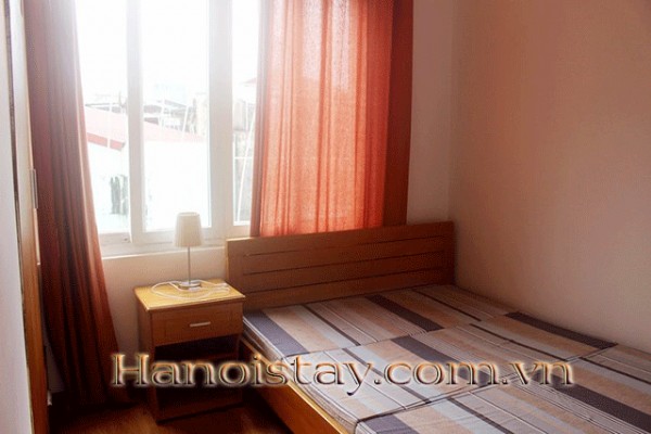 Cho thuê căn hộ giá rẻ, full nội thất ở phố Ngọc Hà, Ba Đình 7