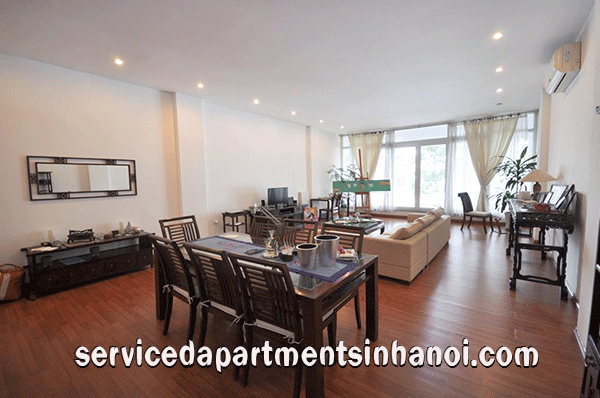 Cho thuê căn hộ mặt hồ Trúc Bạch, diện tích rộng, 180m2 1