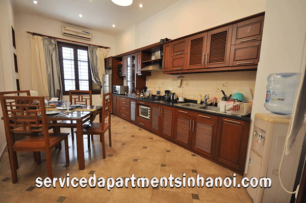 Cho thuê căn hộ mặt hồ Trúc Bạch, diện tích rộng, 180m2 7