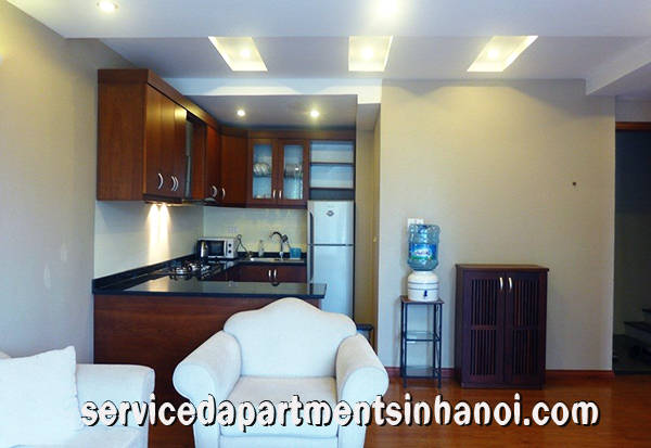 Cho thuê căn hộ rộng rãi có ban công tại đường Đặng Thái Mai, Tây Hồ 3