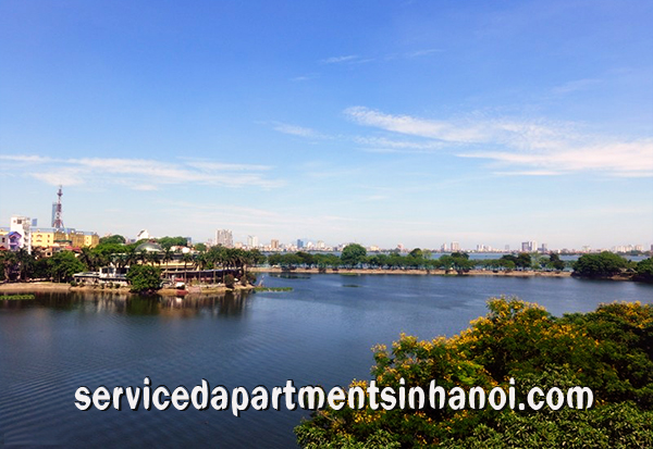 Cho thuê căn hộ view hồ Trúc Bạch, giá rất rẻ
