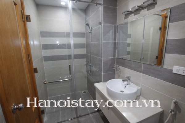 Chủ nhà cần cho thuê căn hộ mới hoàn thiện tại phố Thái Hà, quận Đống Đa 11