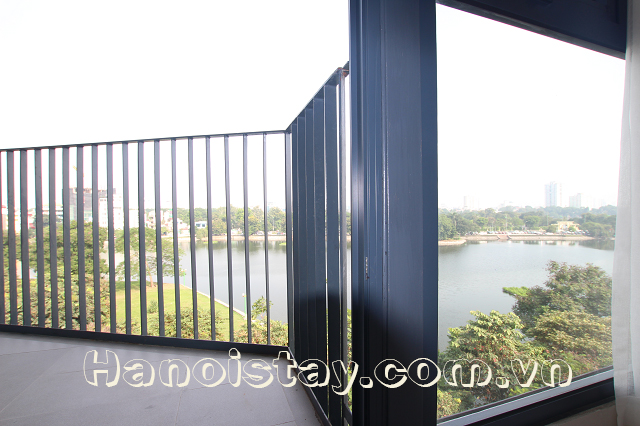 Tòa căn hộ dịch vụ cho thuê Studio view hồ gần Công viên Thống Nhất, Đống Đa 2