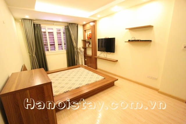 Tòa căn hộ dịch vụ chuyên nghiệp cho thuê gấp căn hộ 3 phòng ngủ, full nội thất ở Giảng Võ, Ba Đình 4
