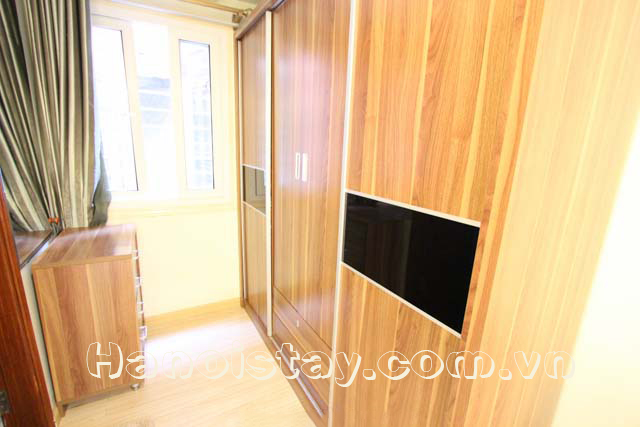 Tòa căn hộ dịch vụ chuyên nghiệp cho thuê gấp căn hộ 3 phòng ngủ, full nội thất ở Giảng Võ, Ba Đình 9