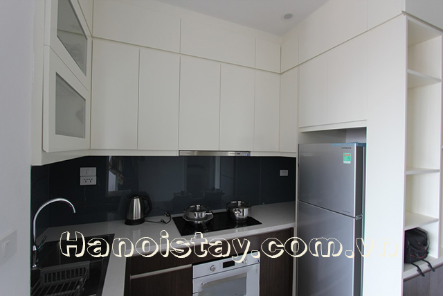 Tòa nhà căn hộ dịch vụ cao cấp cho thuê căn hộ tầng cao, đầy đủ nội thất ở phố Tô Ngọc Vân 6