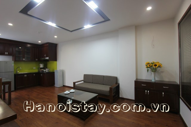 Tòa nhà căn hộ dịch vụ chuyên cho khách nước ngoài thuê tại Linh Lang, Ba Đình 4