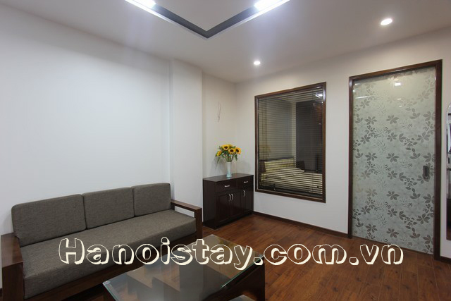 Tòa nhà căn hộ dịch vụ chuyên cho khách nước ngoài thuê tại Linh Lang, Ba Đình 8